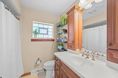 705 North Drury Lane Arlington Heights IL 60004