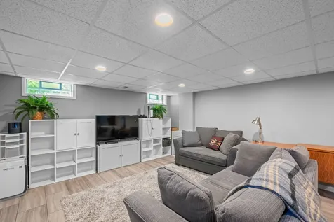 705 North Drury Lane Arlington Heights IL 60004