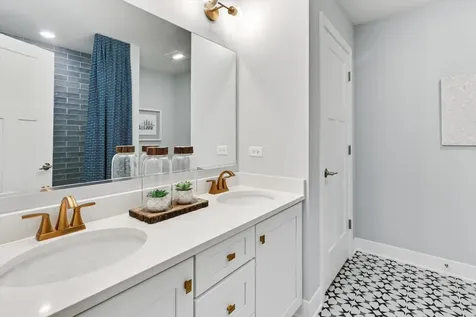 41 River Highlands Drive Hawthorn Woods IL 60047