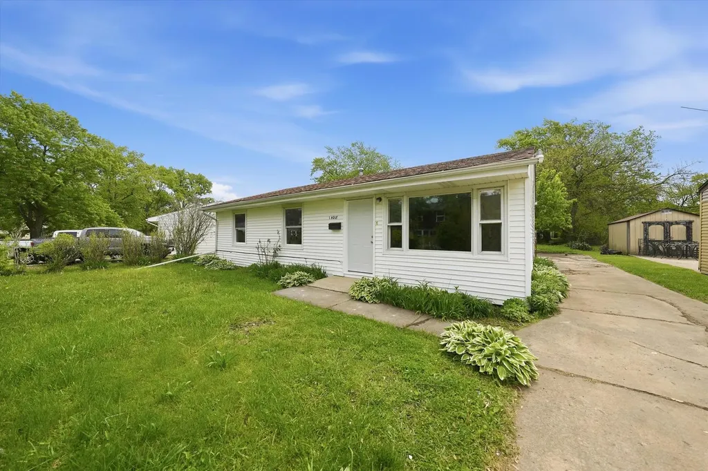 14018 South Finley Avenue Robbins IL 60472