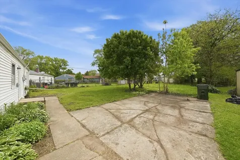 14018 South Finley Avenue Robbins IL 60472