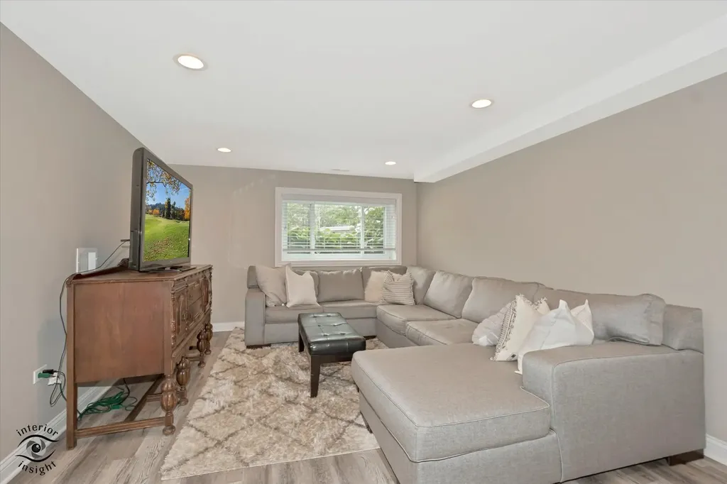 589 Inverness Road Lisle IL 60532