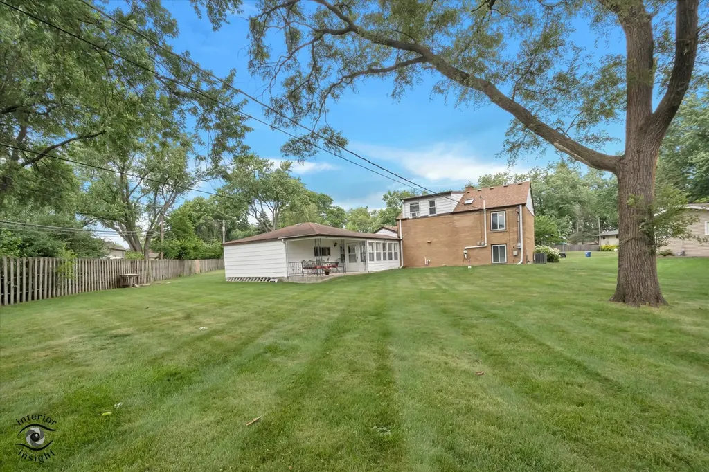 589 Inverness Road Lisle IL 60532