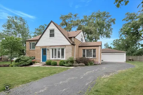 589 Inverness Road Lisle IL 60532