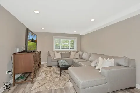 589 Inverness Road Lisle IL 60532