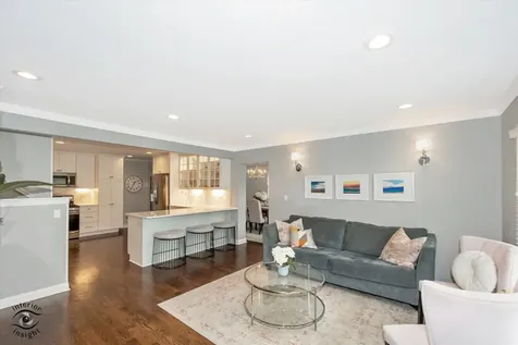 589 Inverness Road Lisle IL 60532