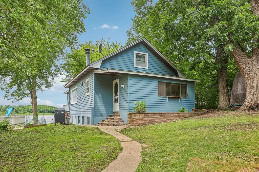 35482 North Sheridan Drive Ingleside IL 60041