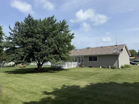 37 North Prairieview Avenue Tuscola IL 61953