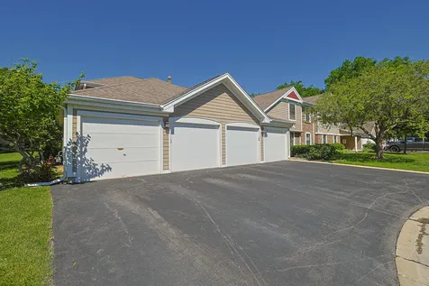 220 Oak Knoll Court Schaumburg IL 60193