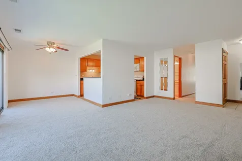 220 Oak Knoll Court Schaumburg IL 60193