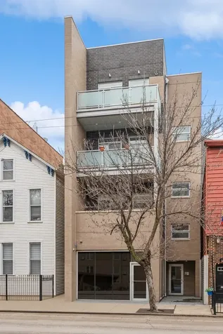 2918 North Lakewood Avenue Chicago IL 60657