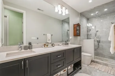 2918 North Lakewood Avenue Chicago IL 60657