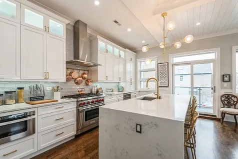 2918 North Lakewood Avenue Chicago IL 60657
