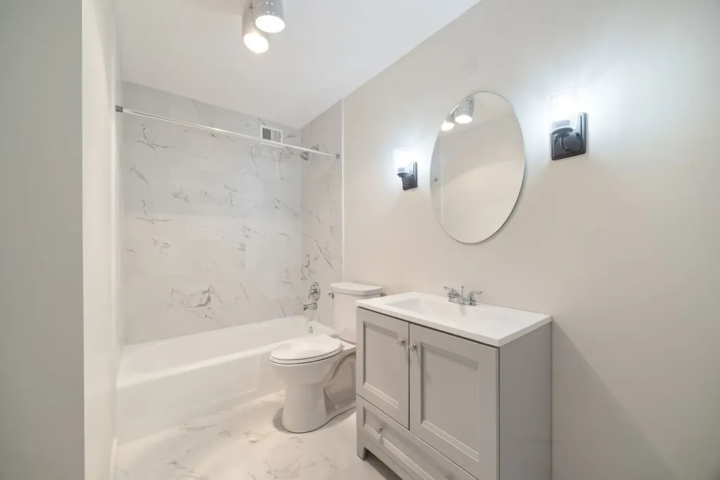 2015 South Finley Road Lombard IL 60148