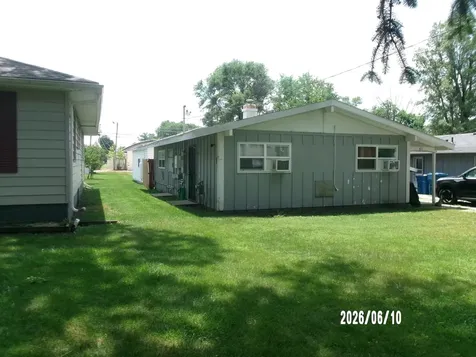 423 West Chestnut Street Hoopeston IL 60942