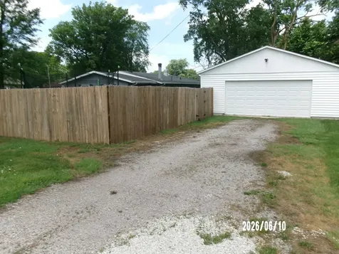 423 West Chestnut Street Hoopeston IL 60942