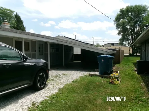 423 West Chestnut Street Hoopeston IL 60942