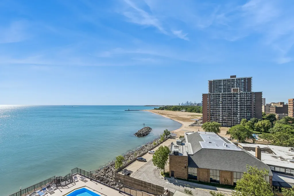 6007 North Sheridan Road Chicago IL 60660