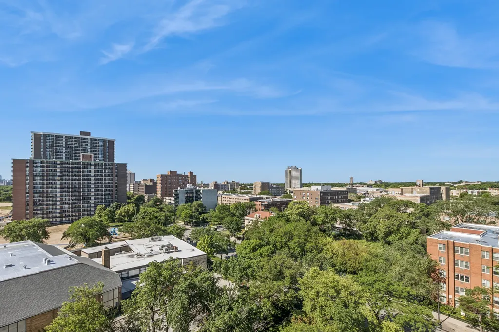 6007 North Sheridan Road Chicago IL 60660