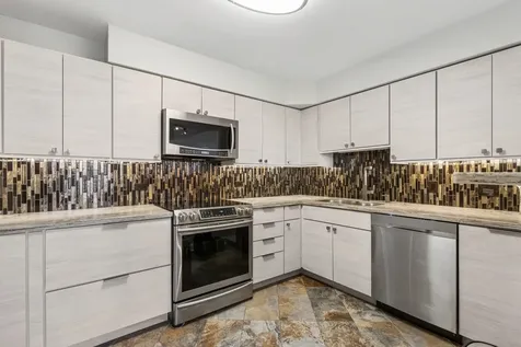 6007 North Sheridan Road Chicago IL 60660