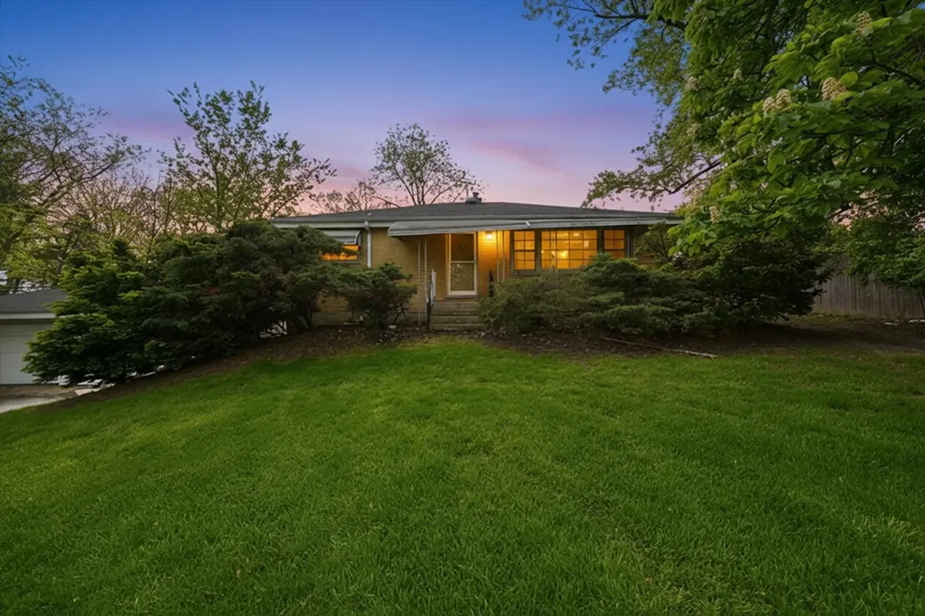 8351 West 99th Street Palos Hills IL 60465