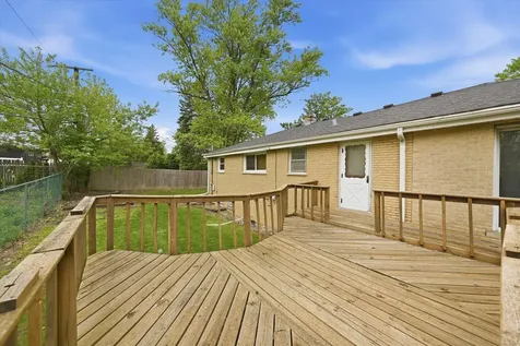 8351 West 99th Street Palos Hills IL 60465