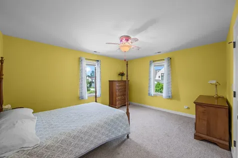 934 North Vail Avenue Arlington Heights IL 60004