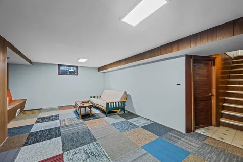 934 North Vail Avenue Arlington Heights IL 60004