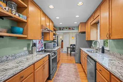 934 North Vail Avenue Arlington Heights IL 60004