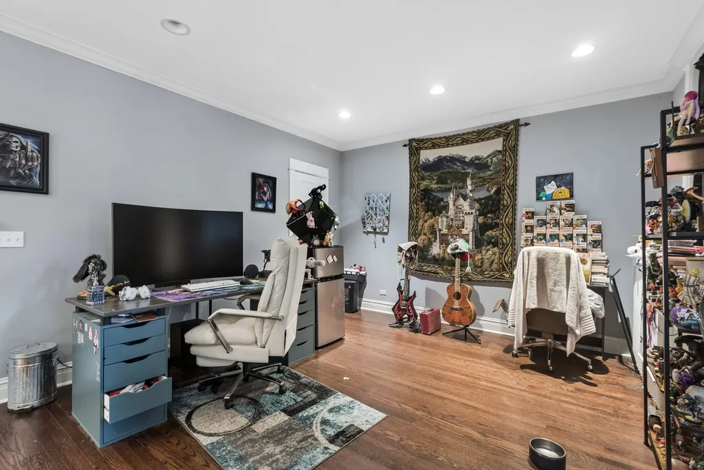 1329 West Pratt Boulevard Chicago IL 60626