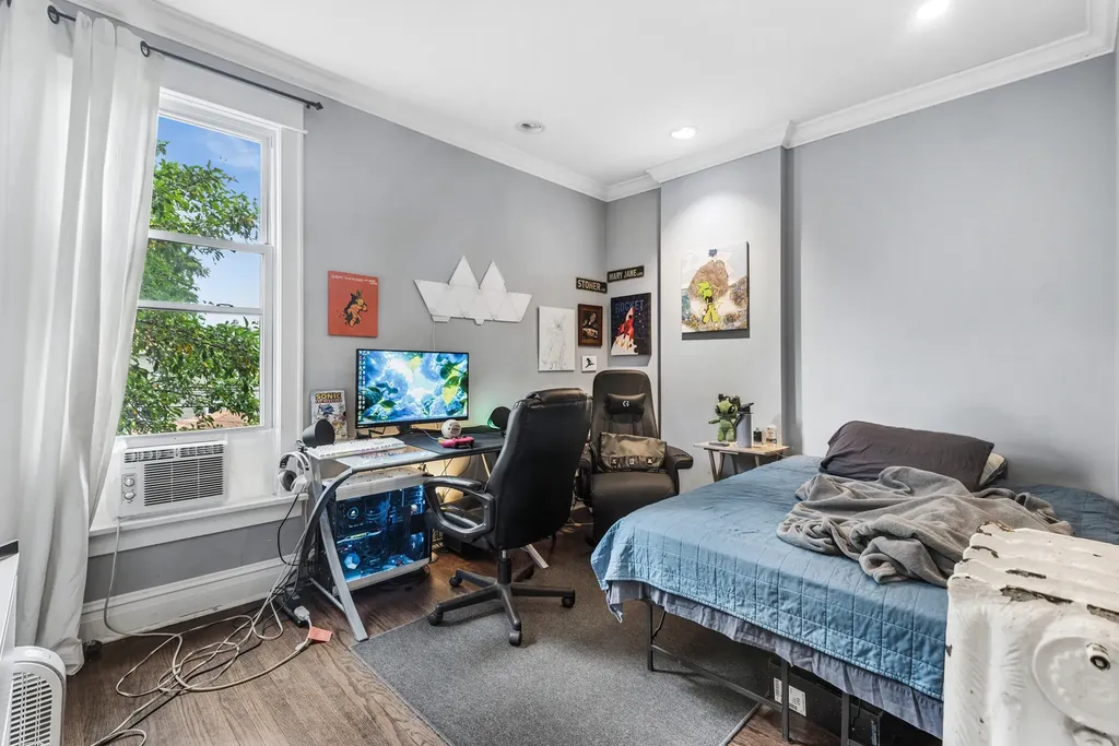 1329 West Pratt Boulevard Chicago IL 60626