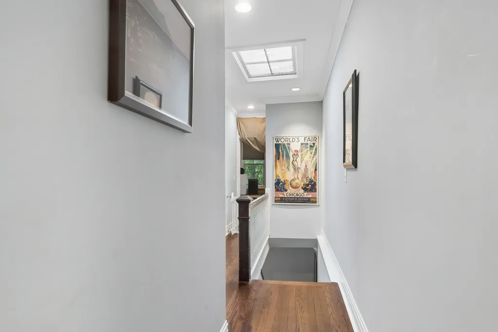 1329 West Pratt Boulevard Chicago IL 60626