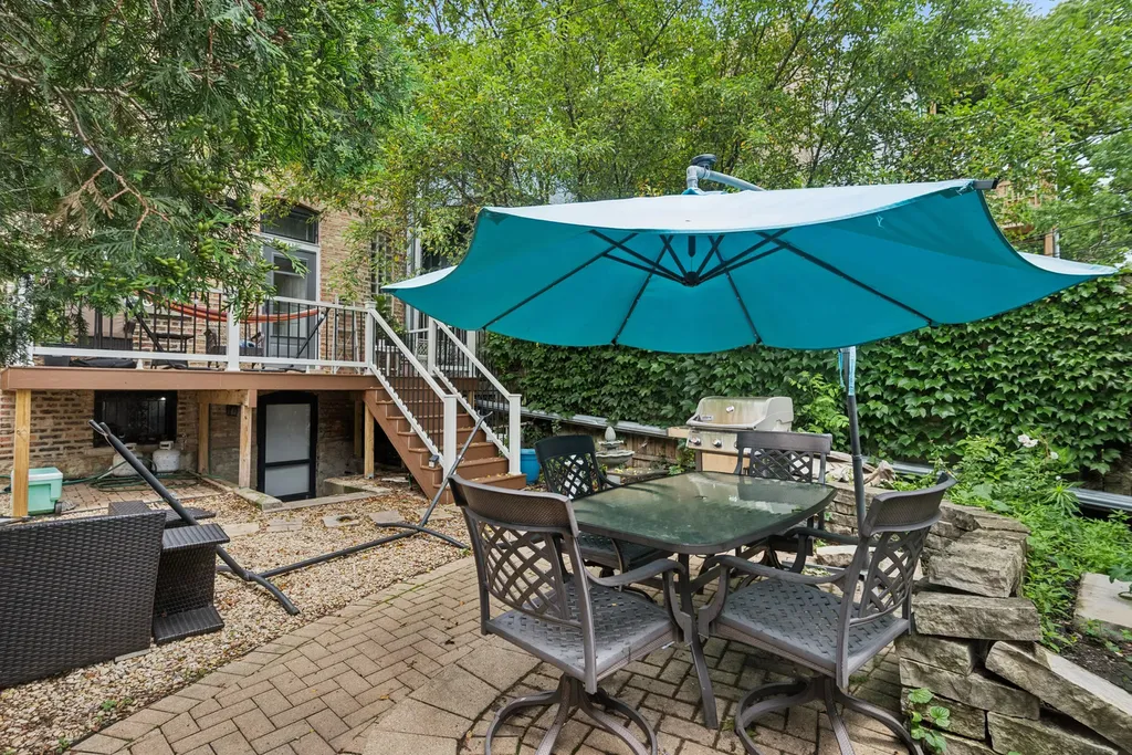 1329 West Pratt Boulevard Chicago IL 60626