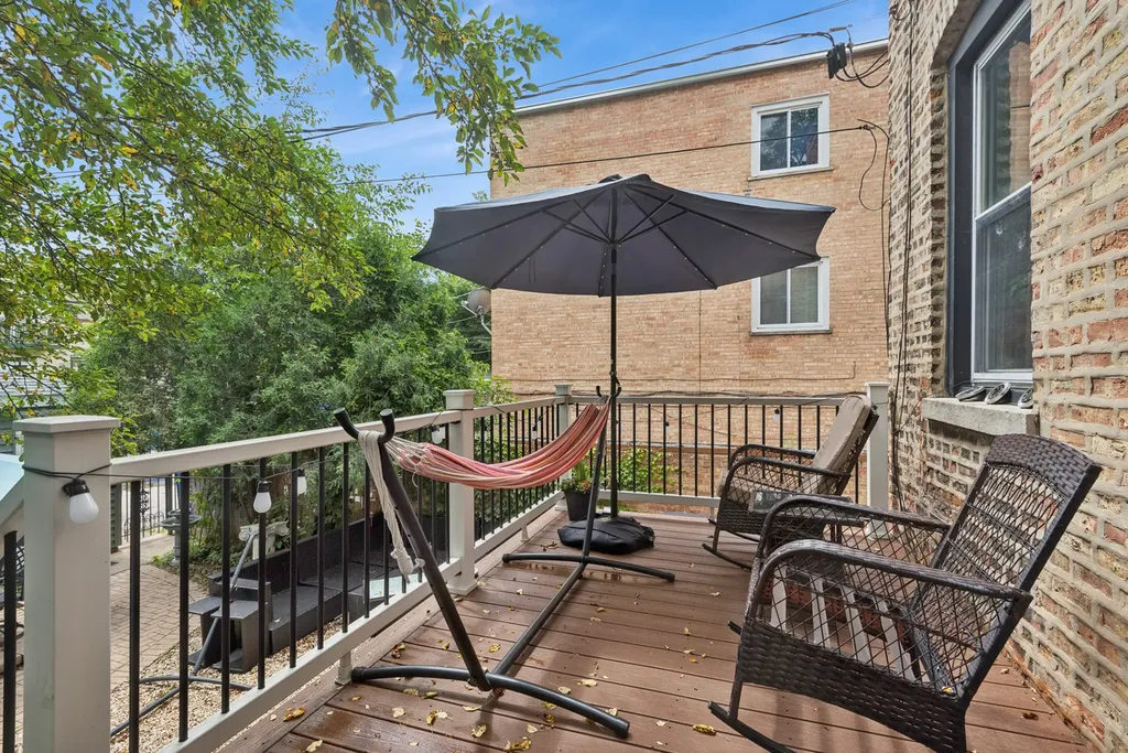 1329 West Pratt Boulevard Chicago IL 60626