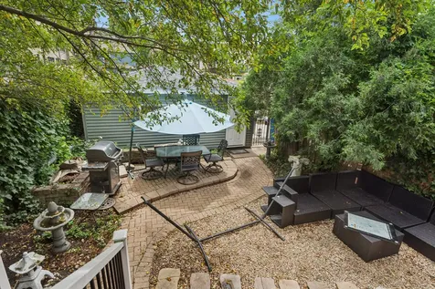 1329 West Pratt Boulevard Chicago IL 60626