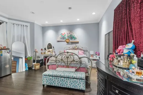 1329 West Pratt Boulevard Chicago IL 60626
