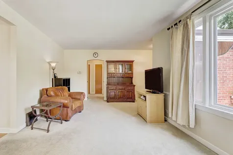 1552 Manchester Avenue Westchester IL 60154