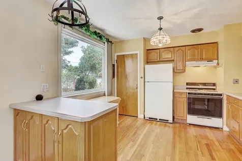 1552 Manchester Avenue Westchester IL 60154
