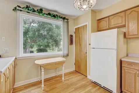 1552 Manchester Avenue Westchester IL 60154