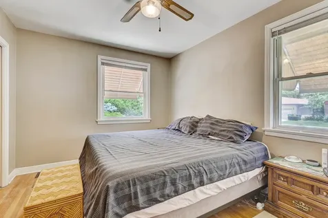 1552 Manchester Avenue Westchester IL 60154
