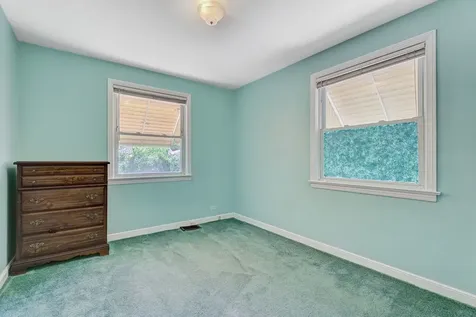 1552 Manchester Avenue Westchester IL 60154