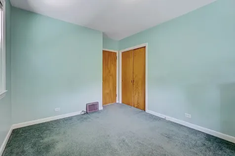 1552 Manchester Avenue Westchester IL 60154