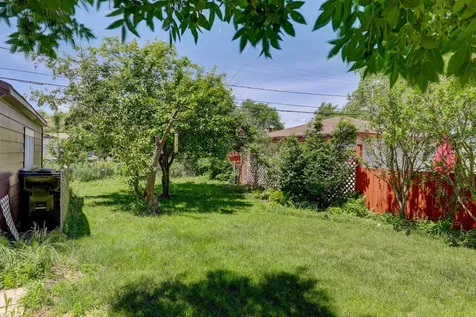 1552 Manchester Avenue Westchester IL 60154