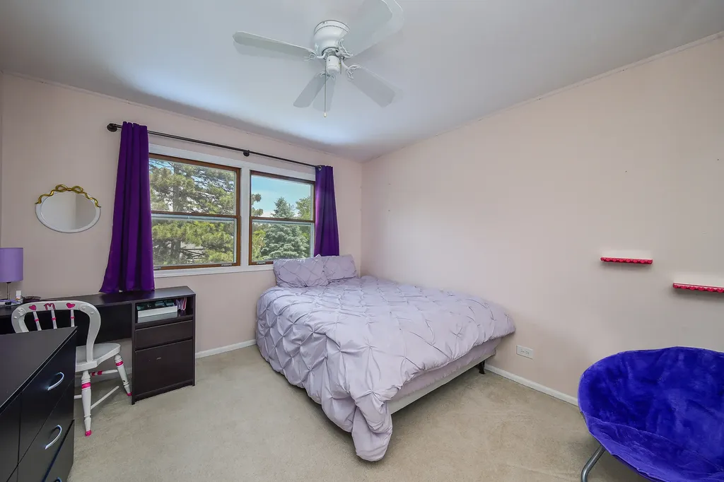 297 Springbrook Lane Carol Stream IL 60188