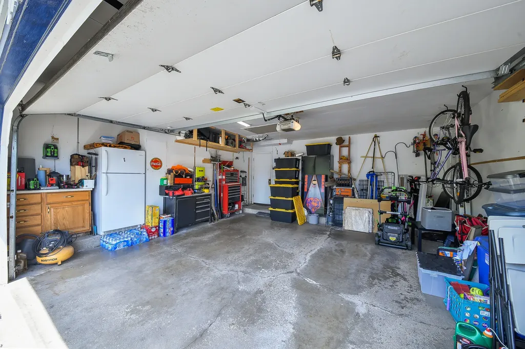 297 Springbrook Lane Carol Stream IL 60188