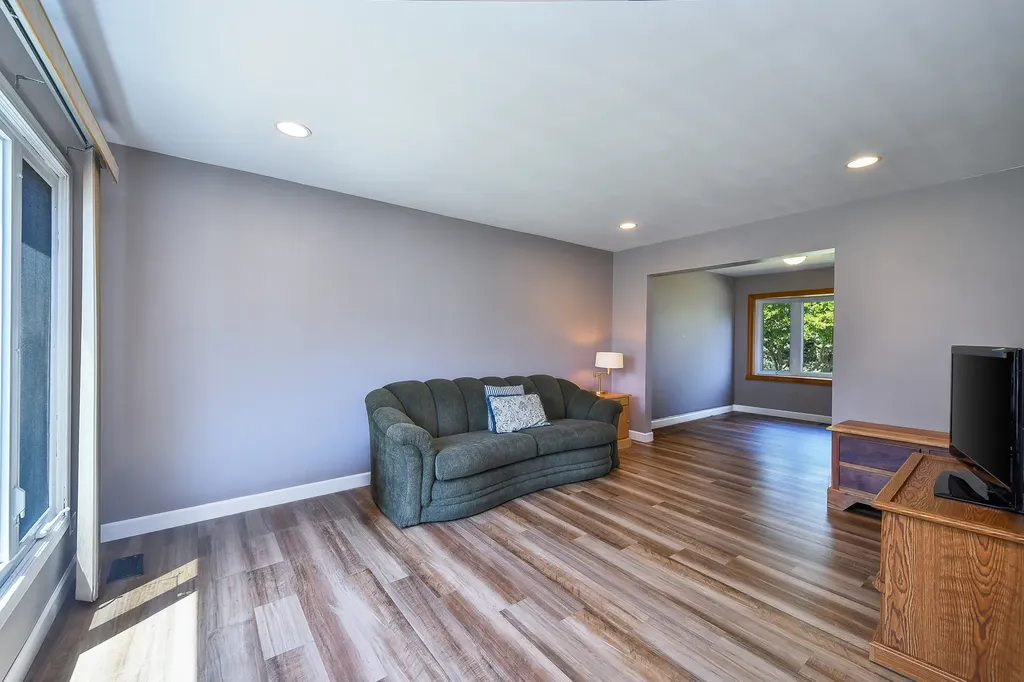 297 Springbrook Lane Carol Stream IL 60188