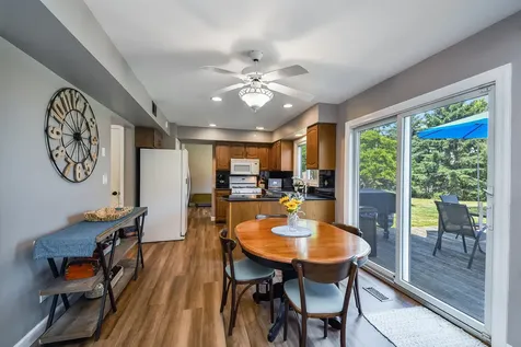 297 Springbrook Lane Carol Stream IL 60188