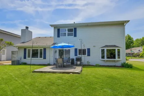 297 Springbrook Lane Carol Stream IL 60188