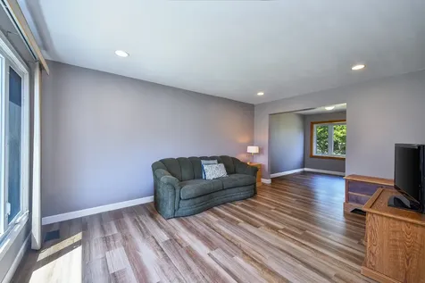 297 Springbrook Lane Carol Stream IL 60188
