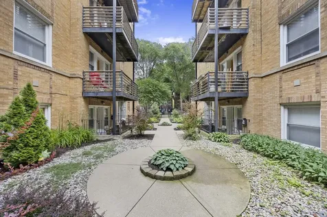 4608 North Monticello Avenue Chicago IL 60625